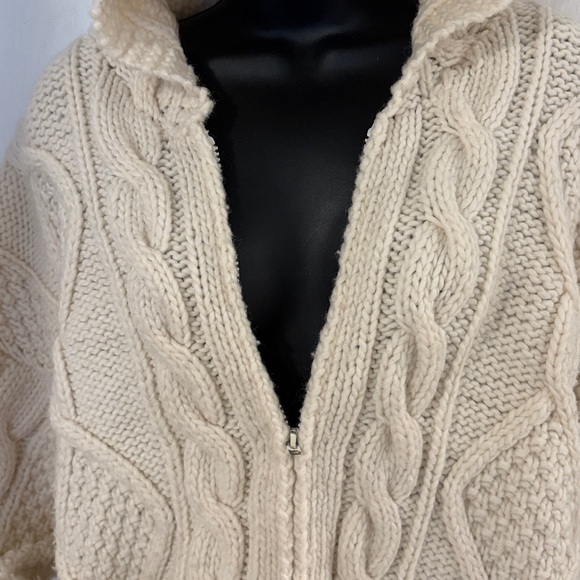 LANITA 100% wool Cozy Cream Cable Knit Hooded Sweater - Picture 2 of 8